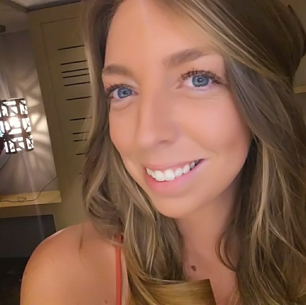 Meet your Posher, Danielle